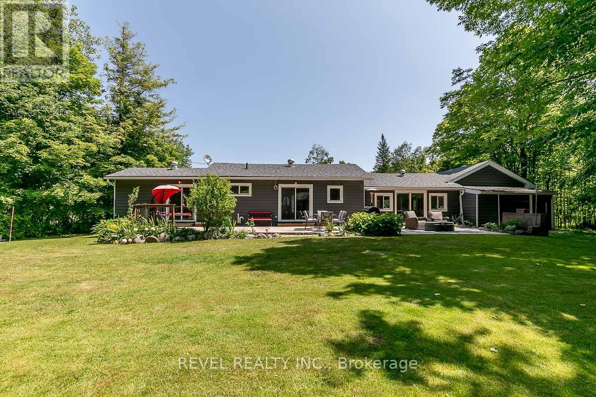 2440 CHAMPLAIN RD