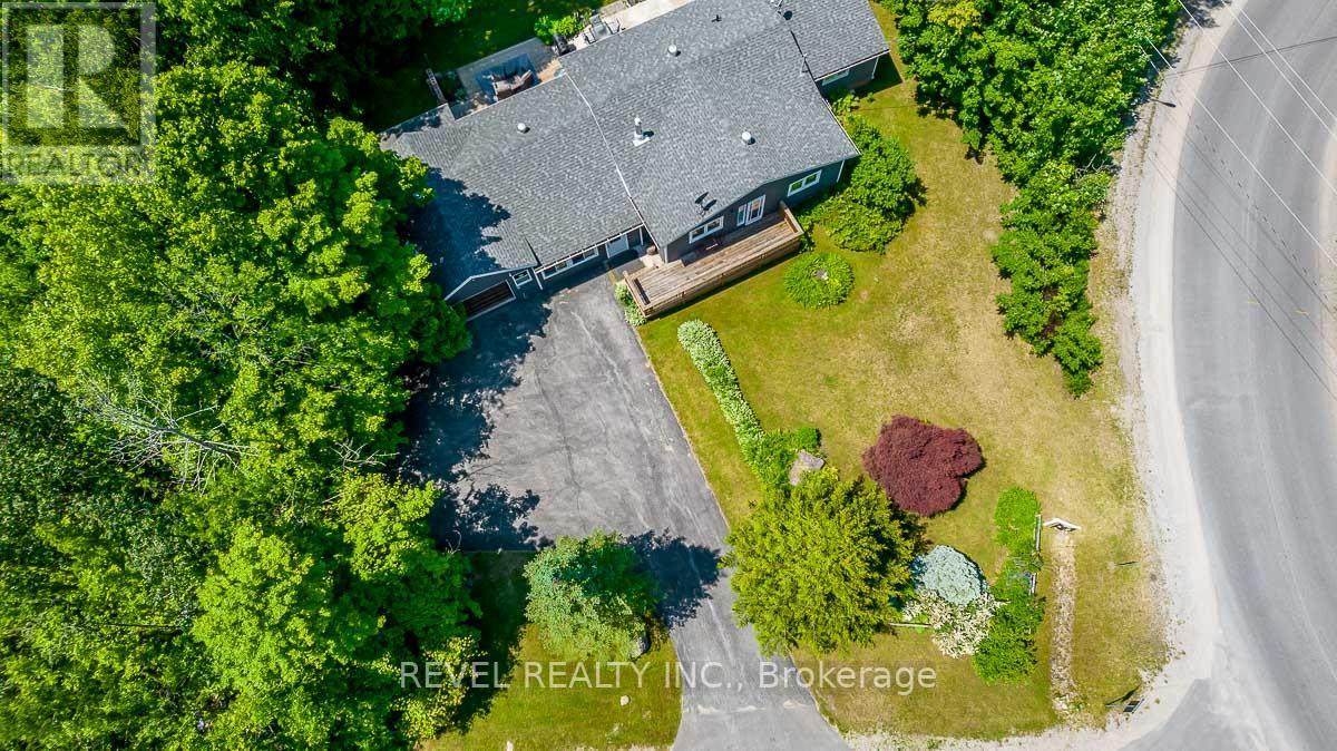 2440 CHAMPLAIN RD