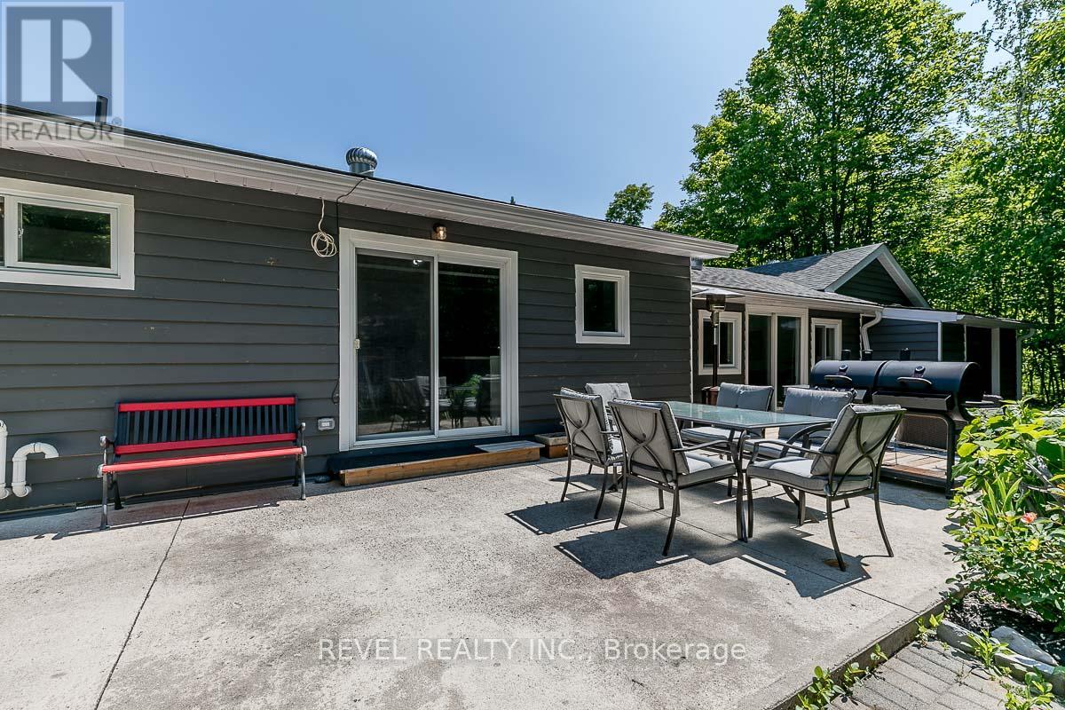 2440 CHAMPLAIN RD