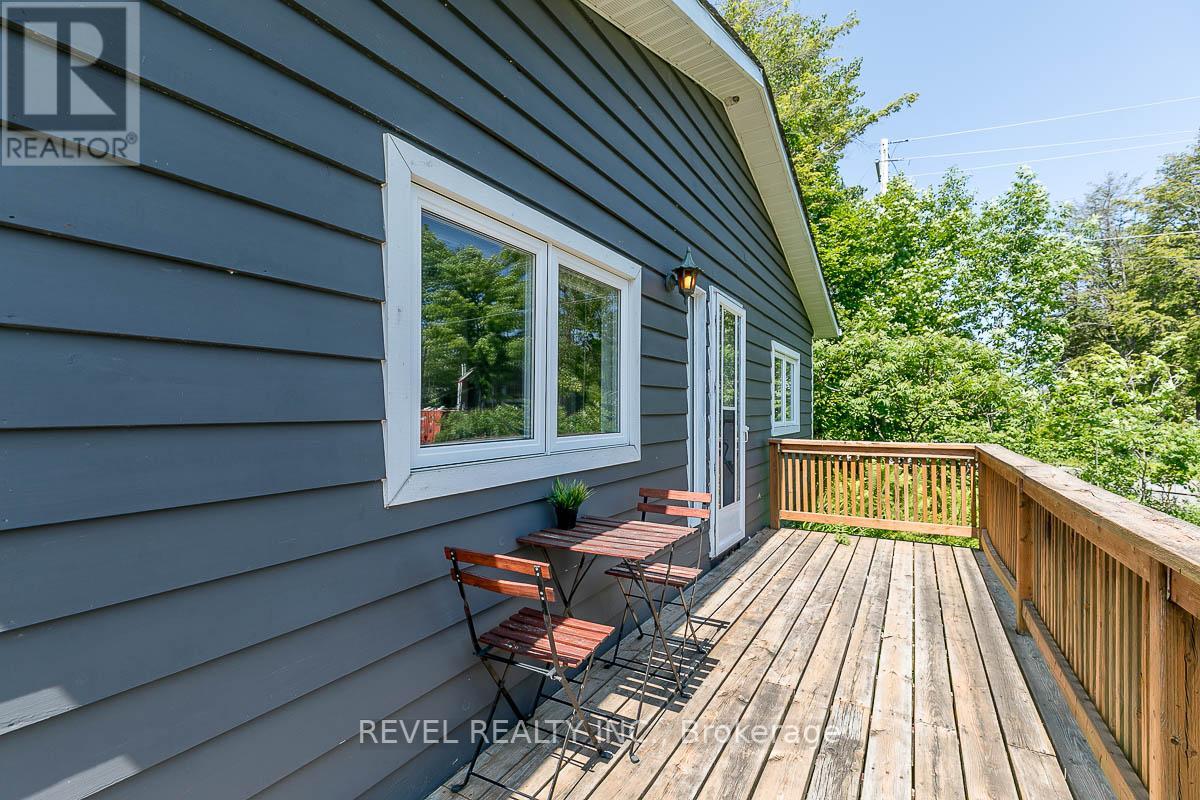 2440 CHAMPLAIN RD