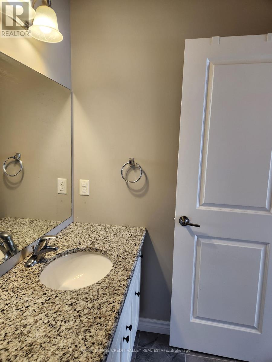 984 WRIGHT DR