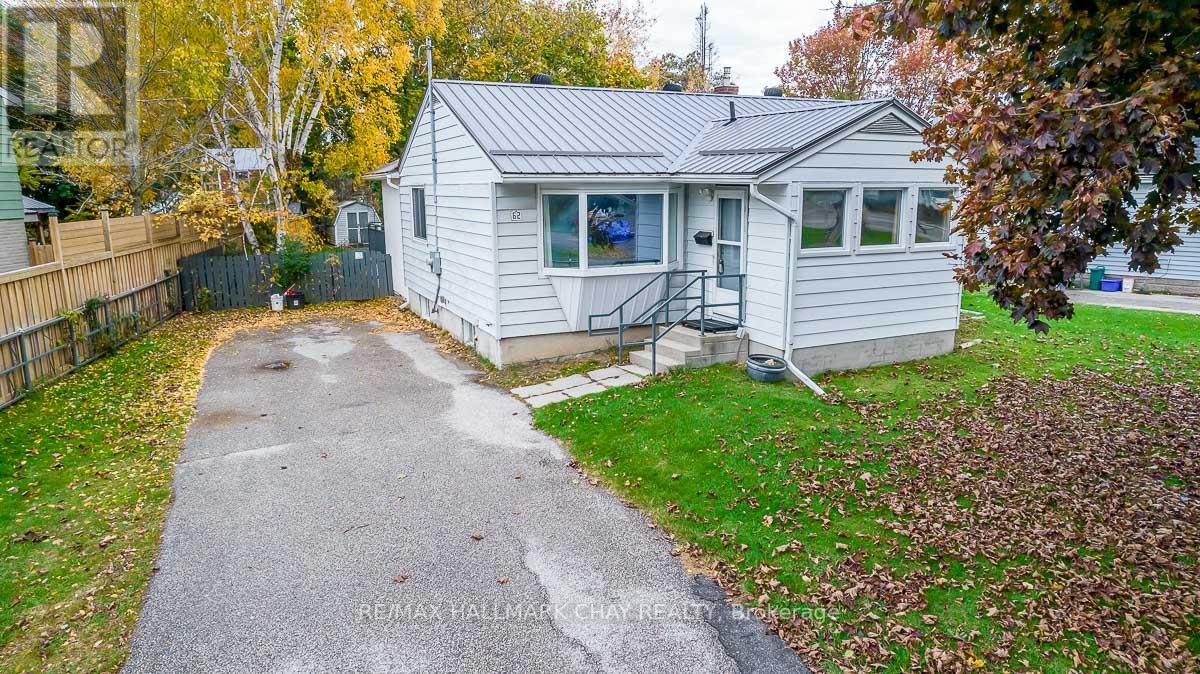 62 HOOVER CRES