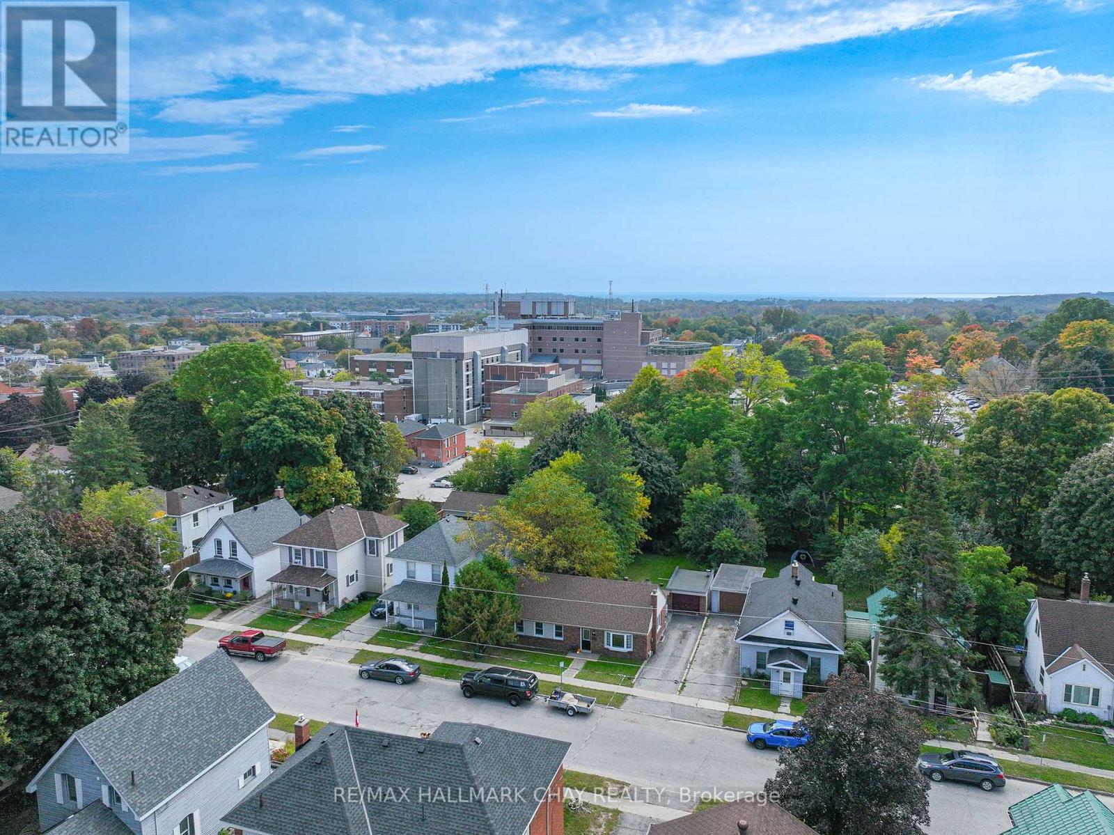 205 MARY ST