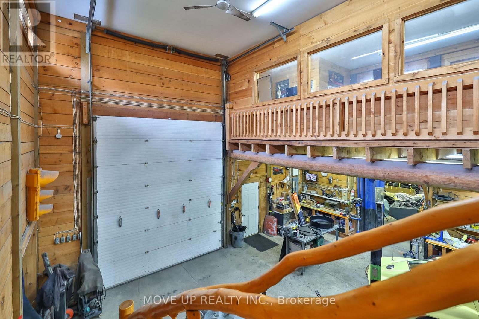 10 GREENGAGE RD N