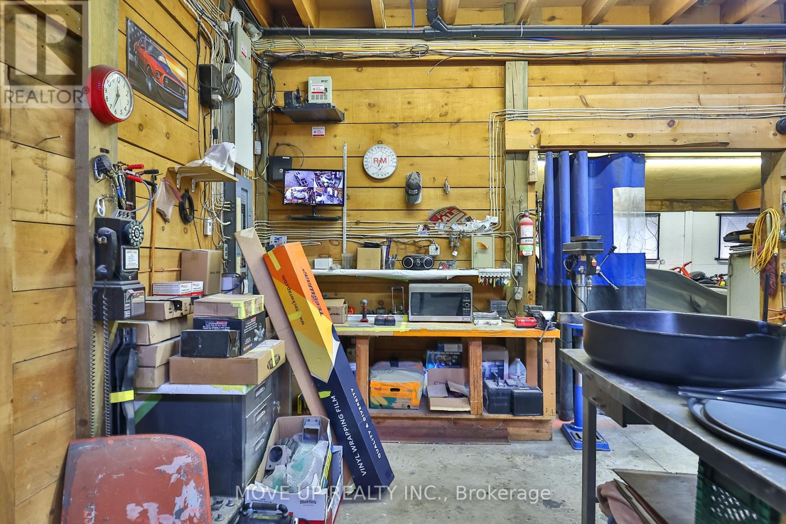 10 GREENGAGE RD N