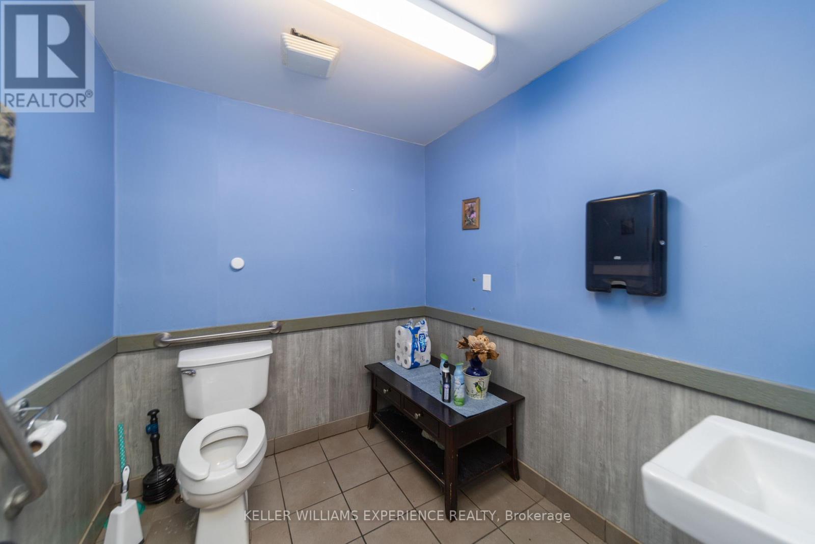 #1 -1246 MOSLEY ST, #1