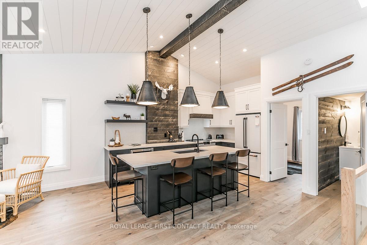 #5 -5 HARBOUR ST E