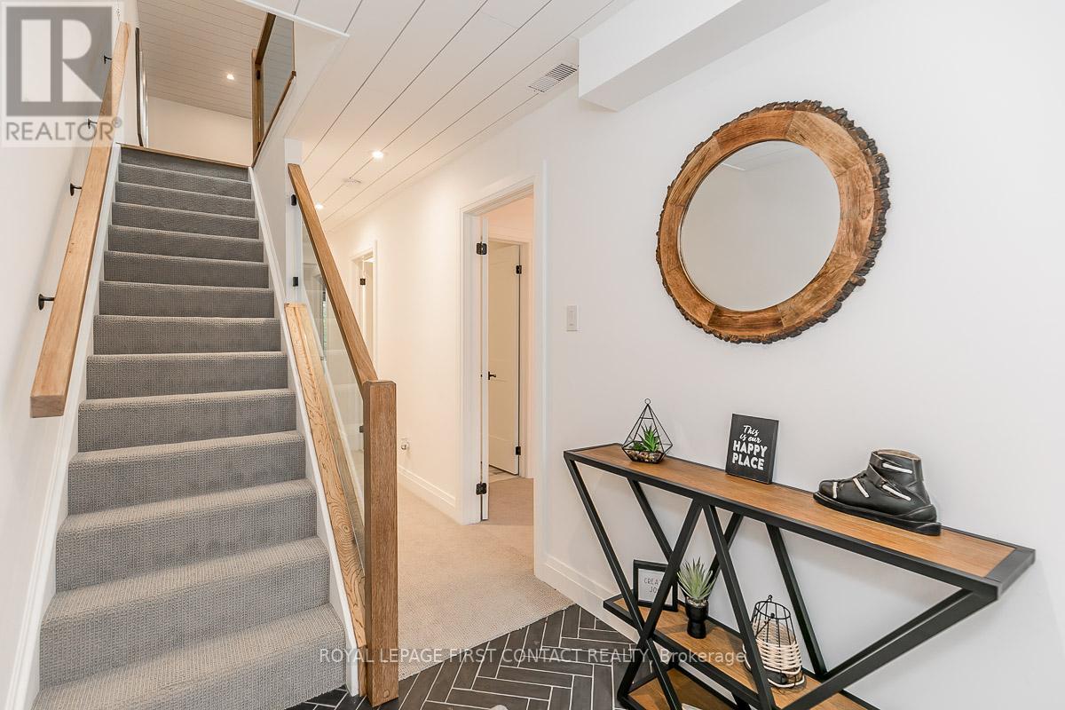 #5 -5 HARBOUR ST E