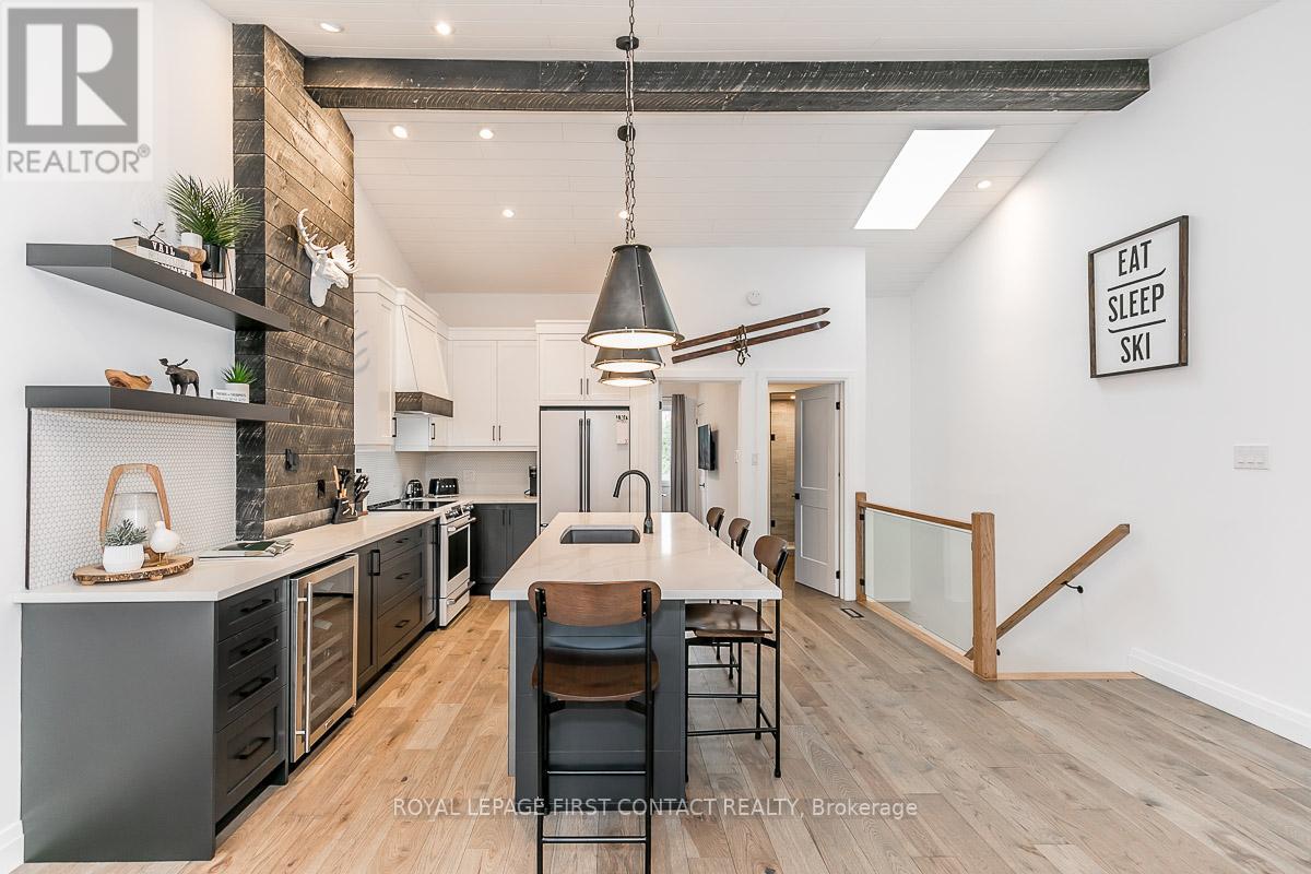#5 -5 HARBOUR ST E