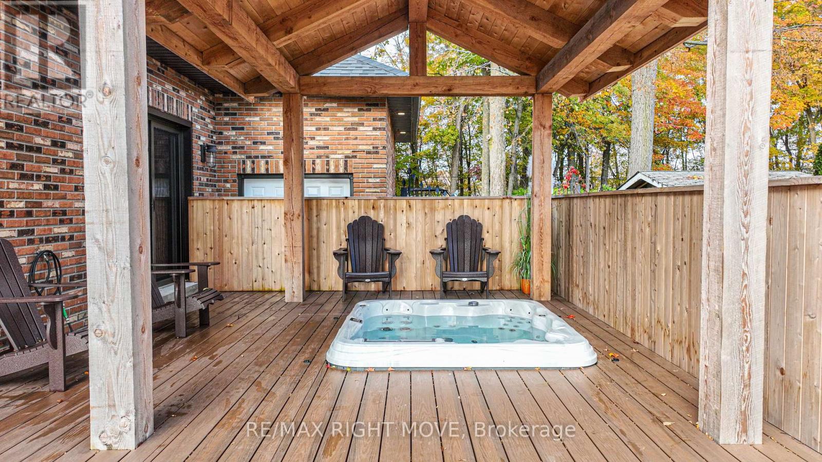 449 VICTORIA CRES