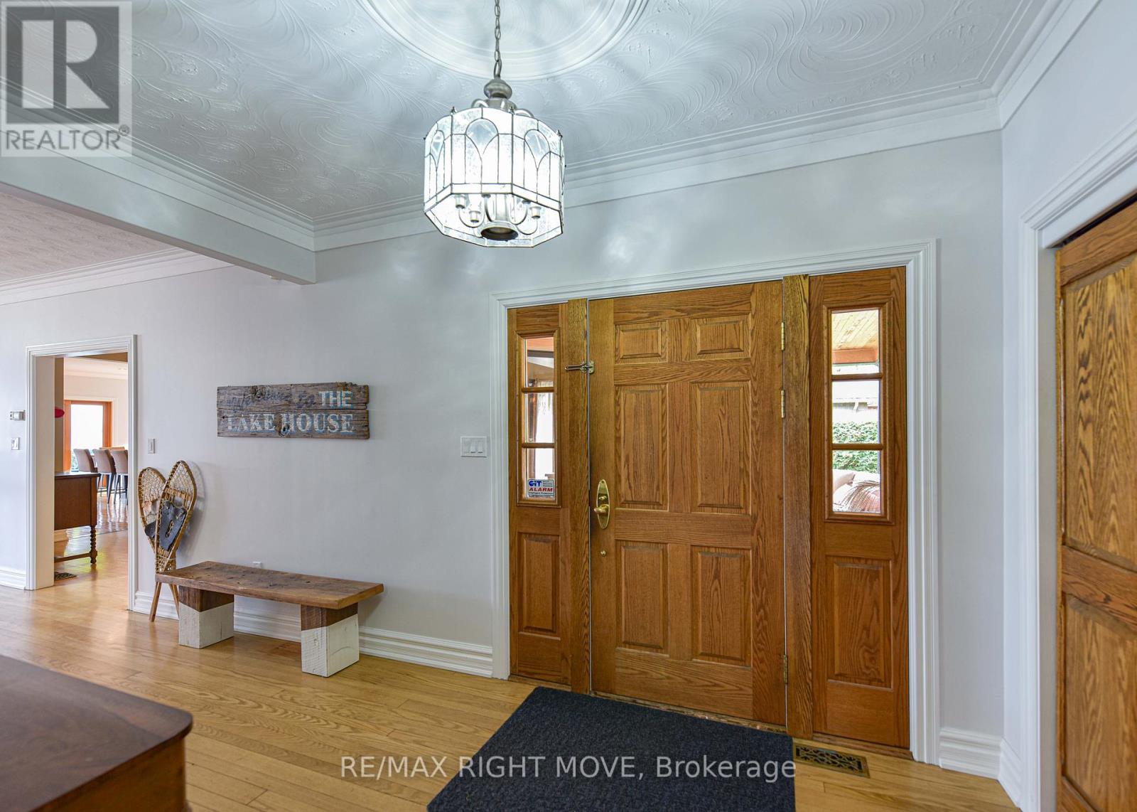 449 VICTORIA CRES