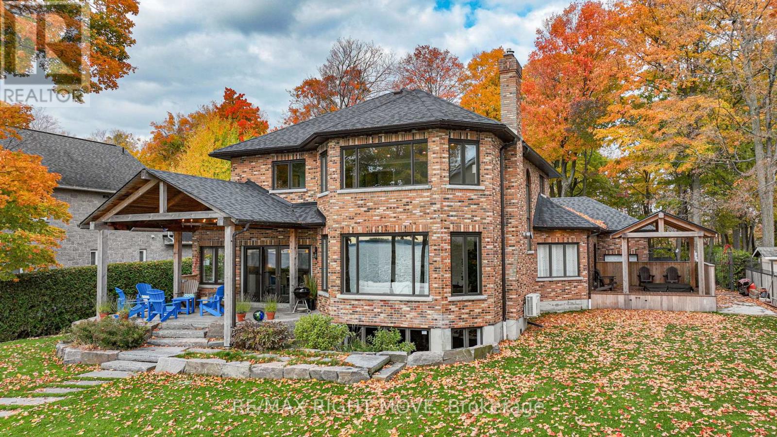 449 VICTORIA CRES