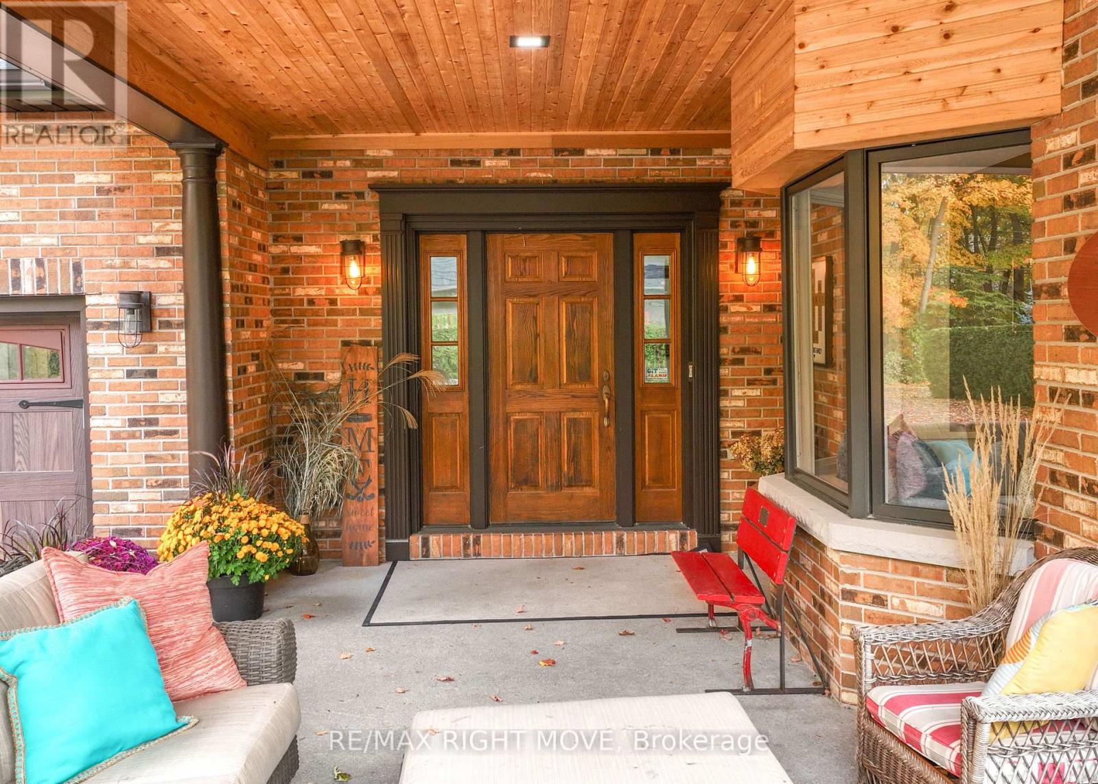 449 VICTORIA CRES