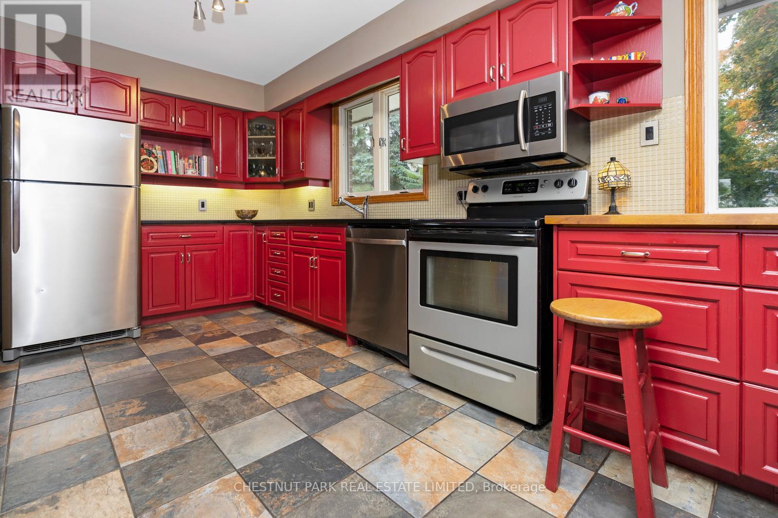 180 WALNUT ST