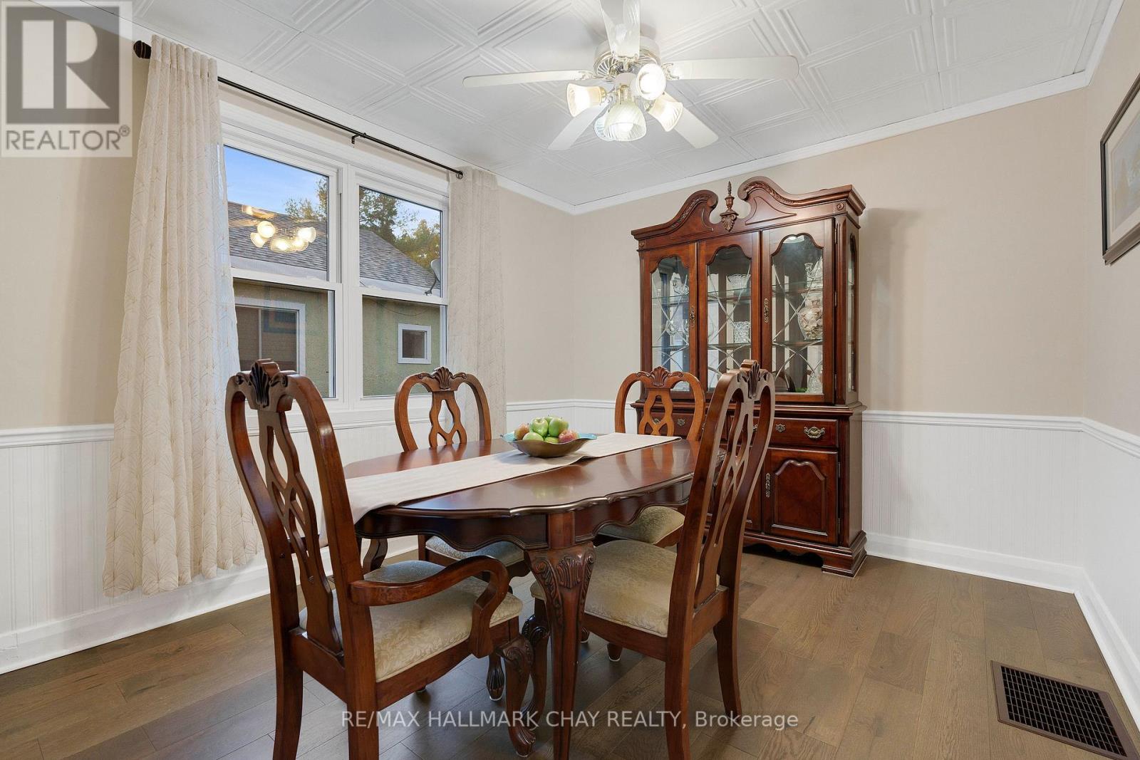 137 POWLEY ST