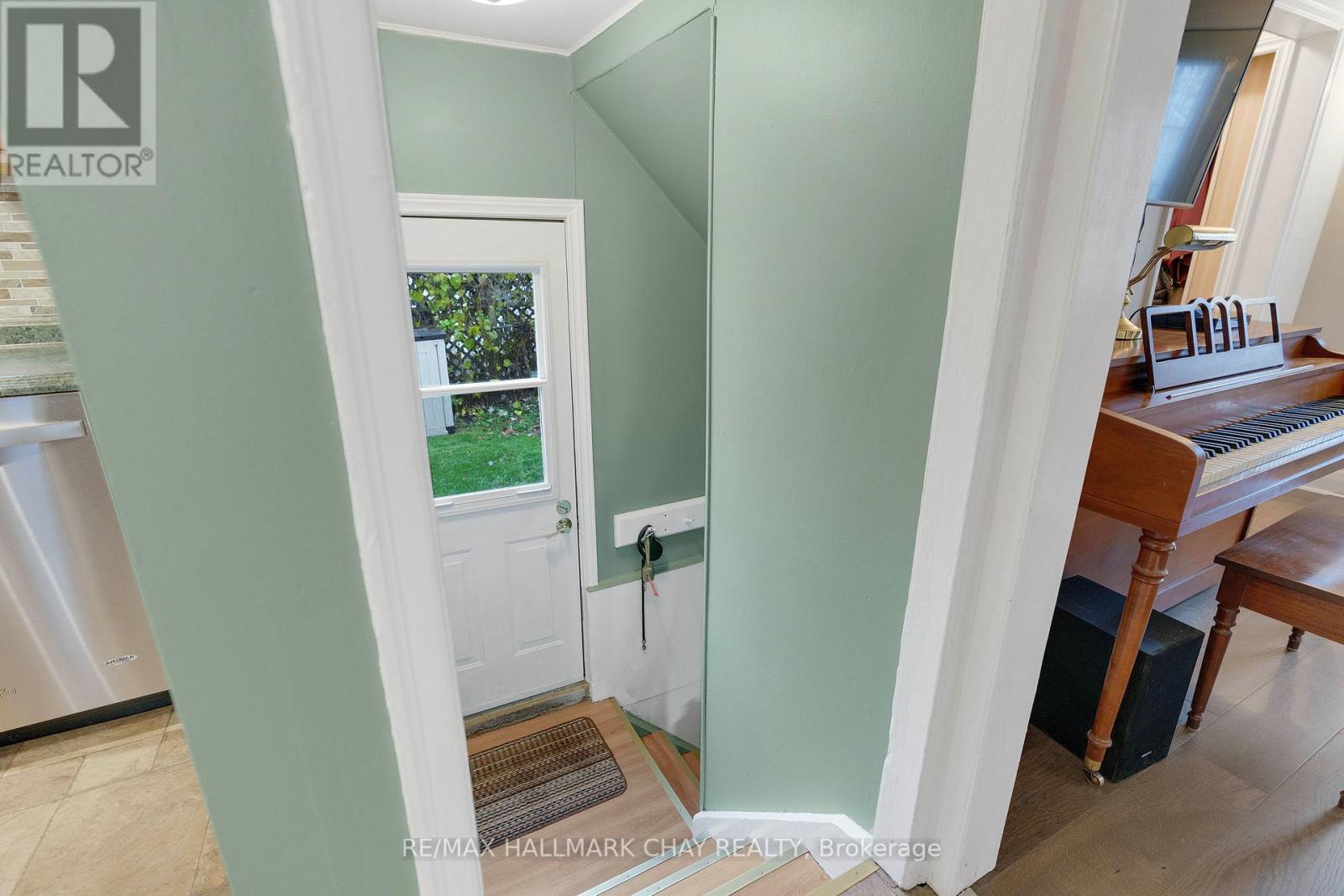137 POWLEY ST