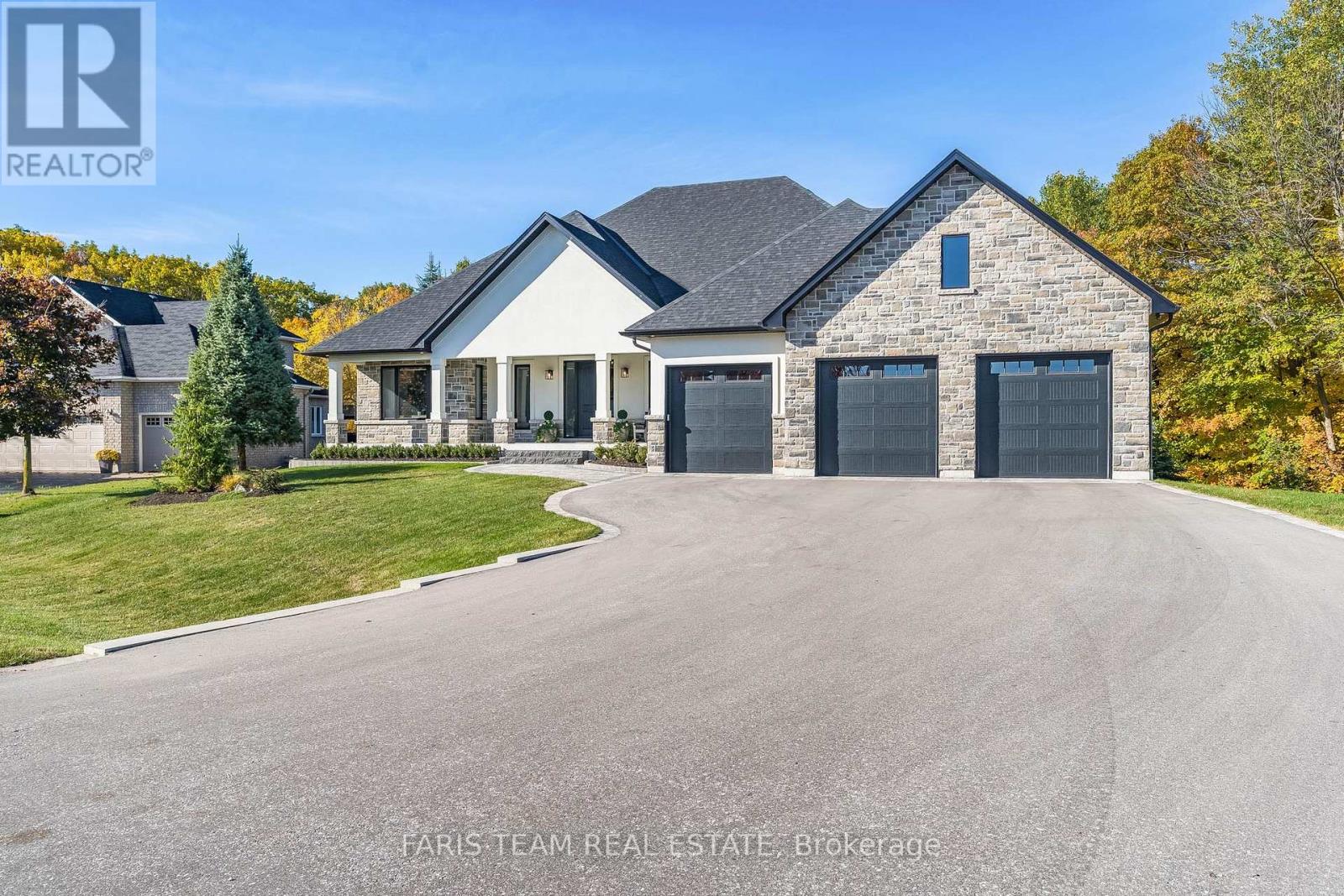 22 LLOYD COOK DR W
