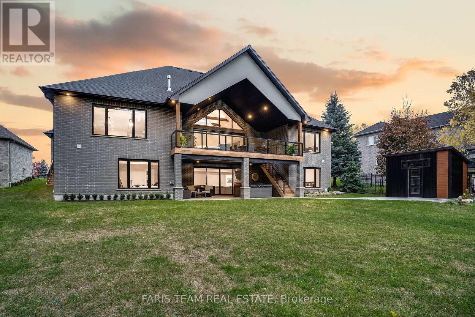 22 LLOYD COOK DR W