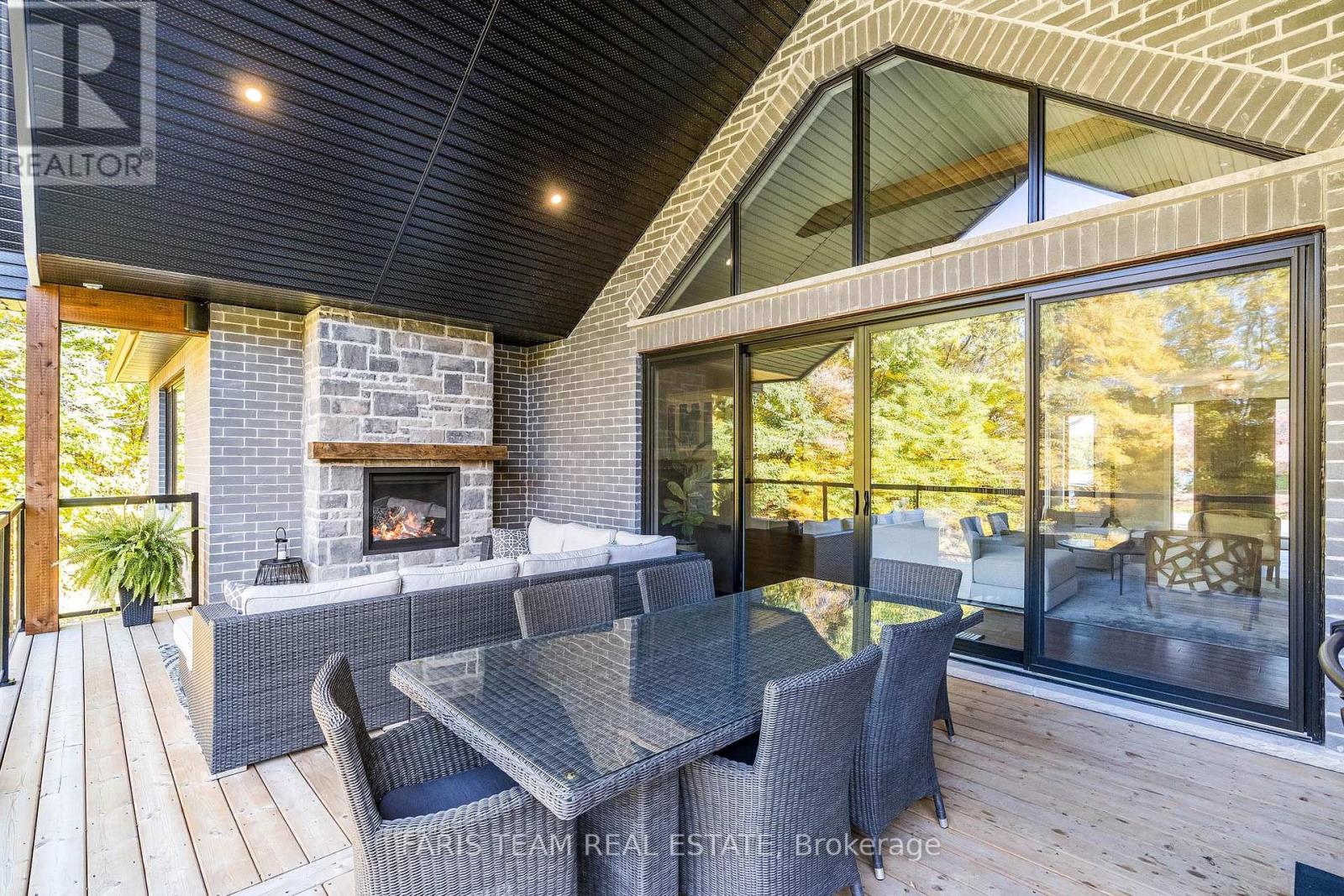 22 LLOYD COOK DR W