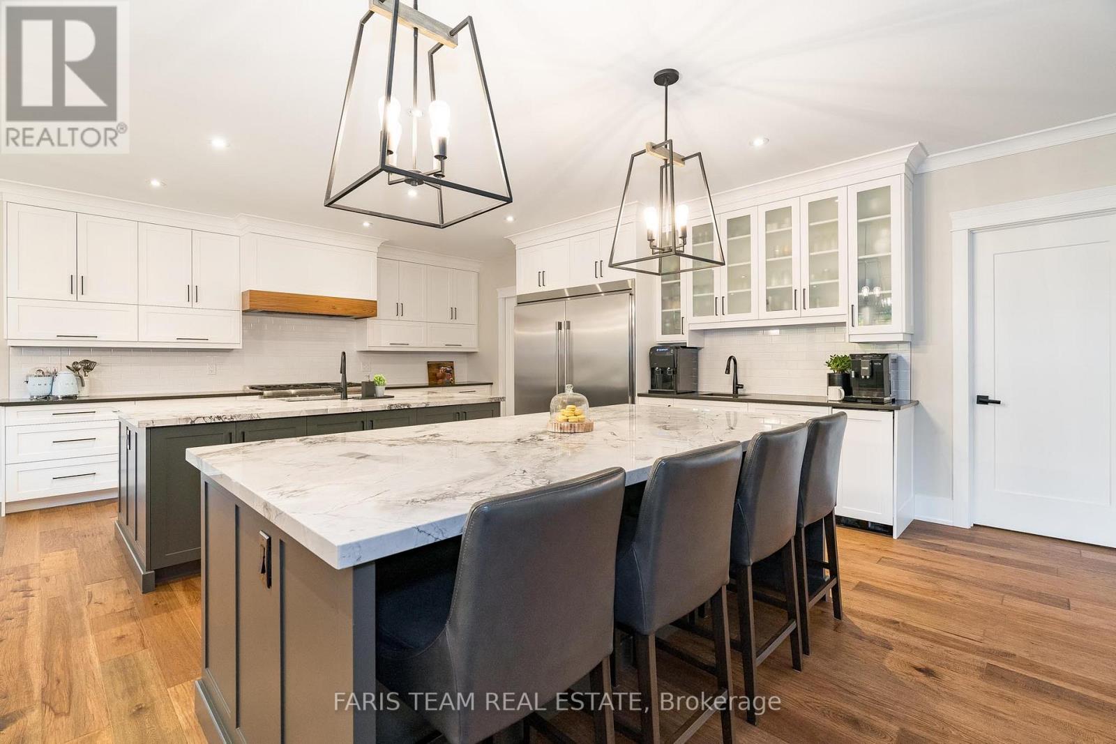 22 LLOYD COOK DR W