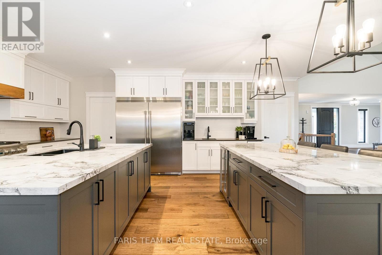 22 LLOYD COOK DR W