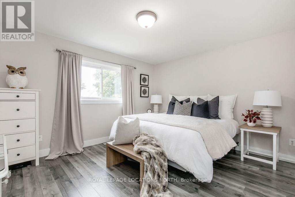 1 TIMBERLAND CRES