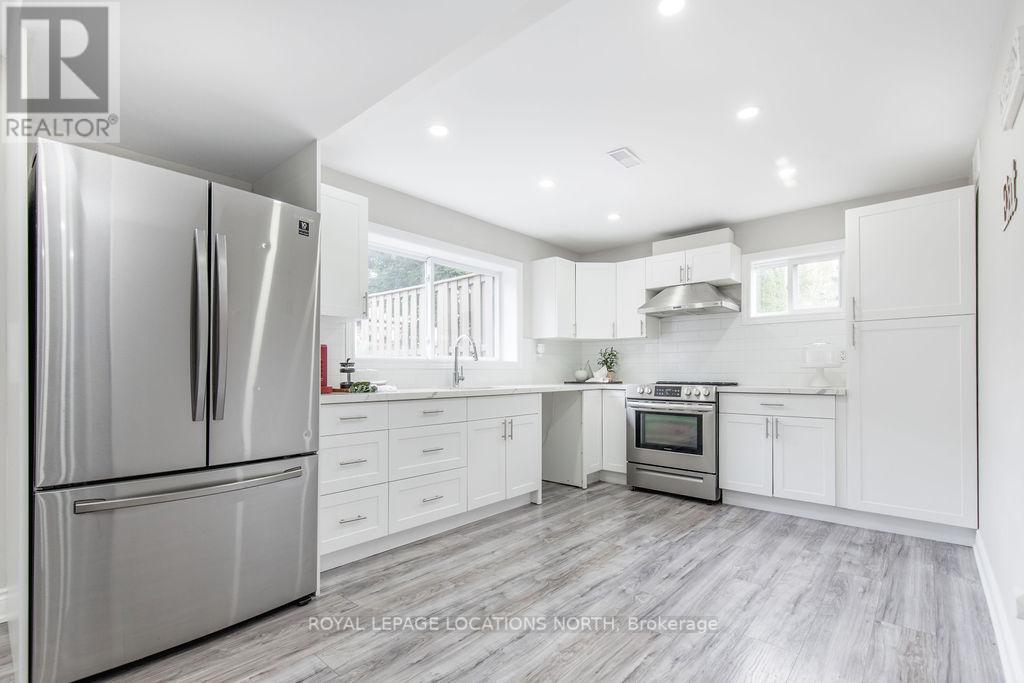 1 TIMBERLAND CRES