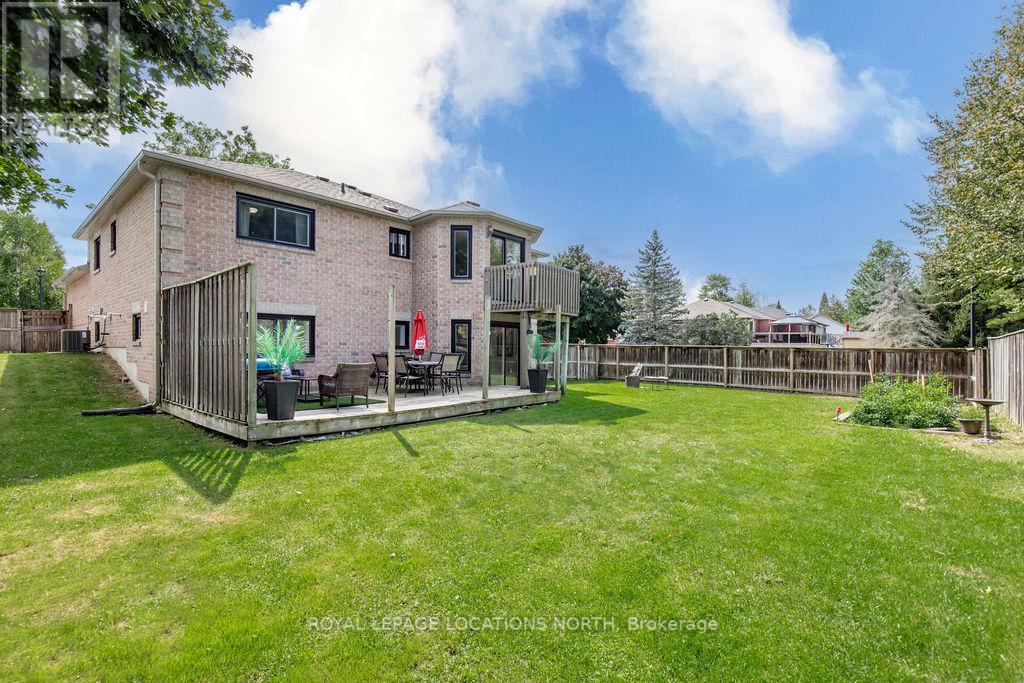 1 TIMBERLAND CRES