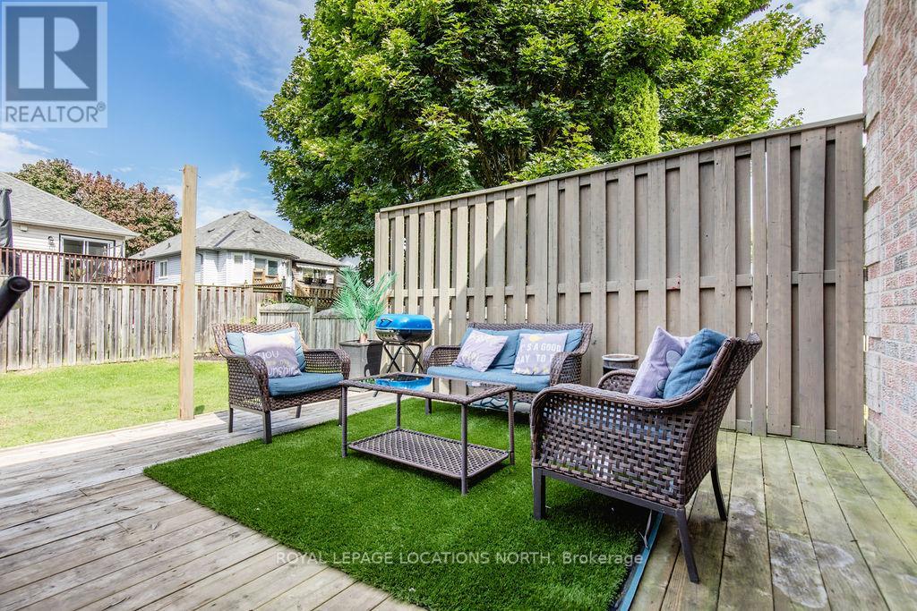 1 TIMBERLAND CRES