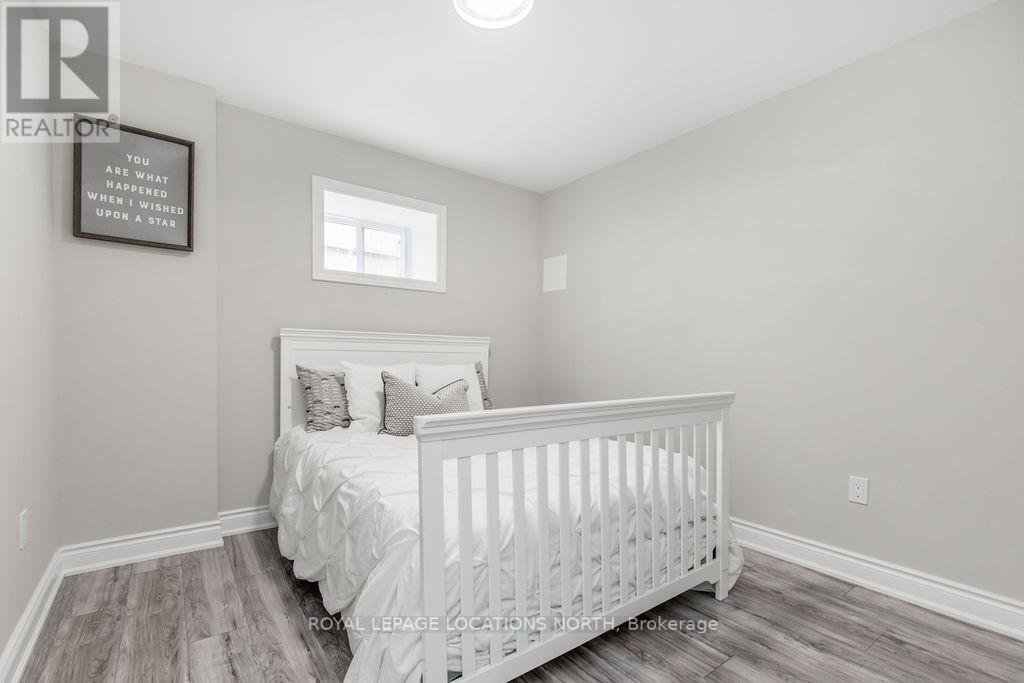 1 TIMBERLAND CRES