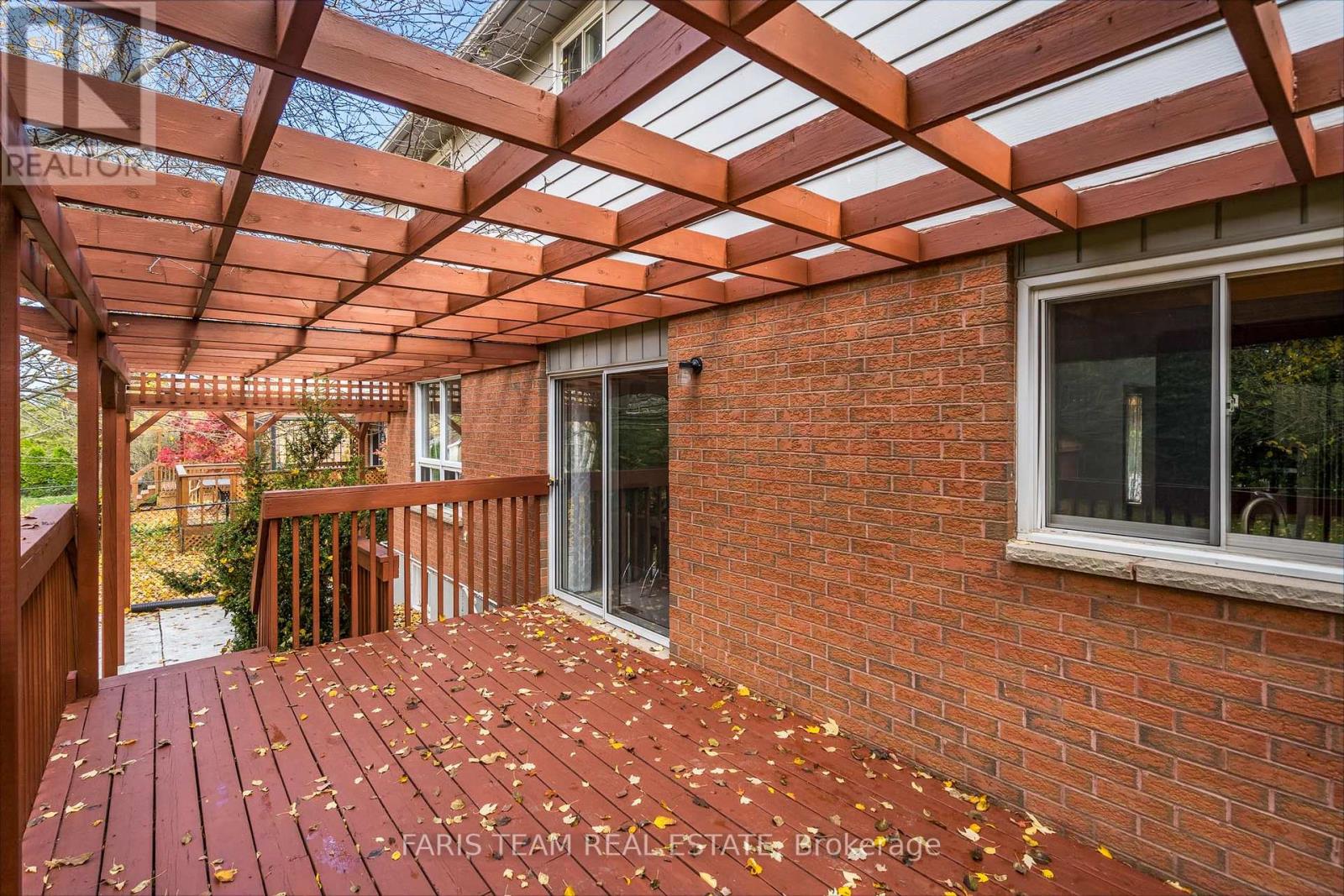 17 CARMICHAEL CRT