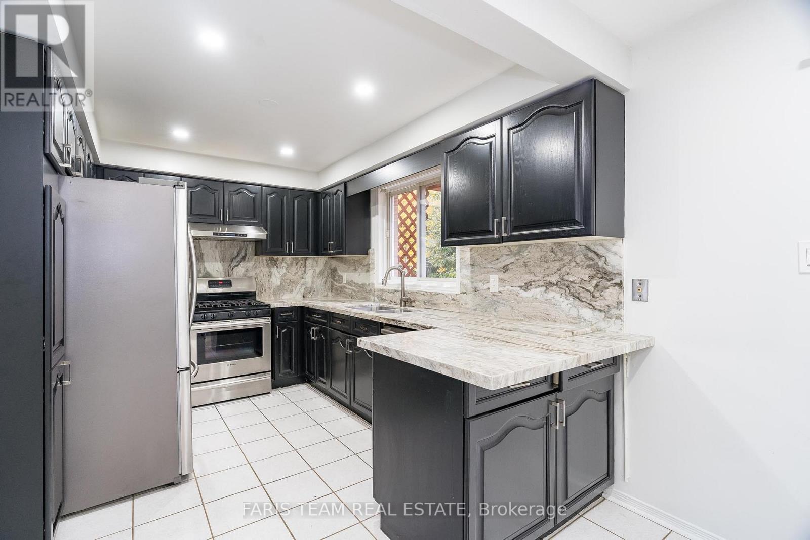 17 CARMICHAEL CRT