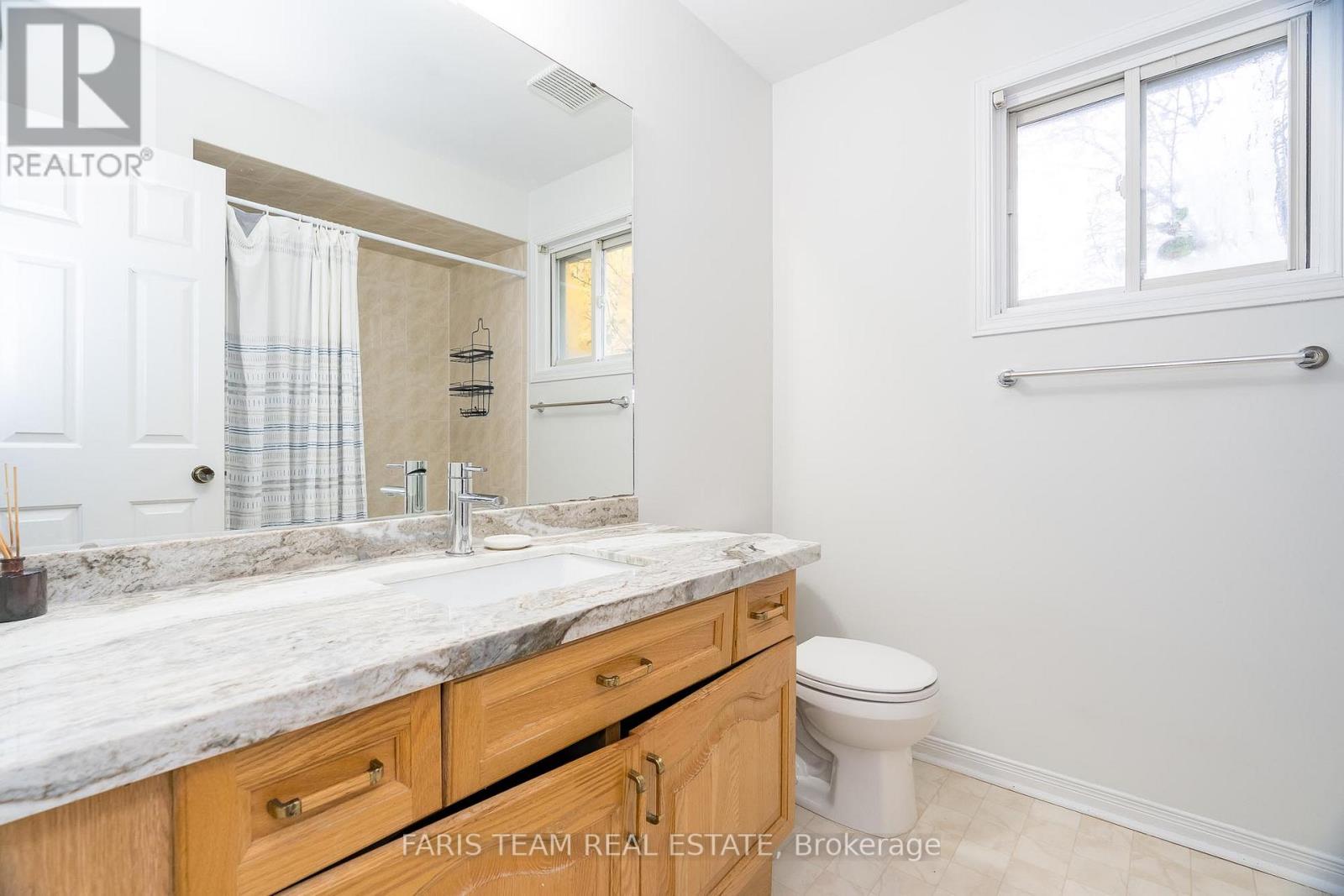 17 CARMICHAEL CRT