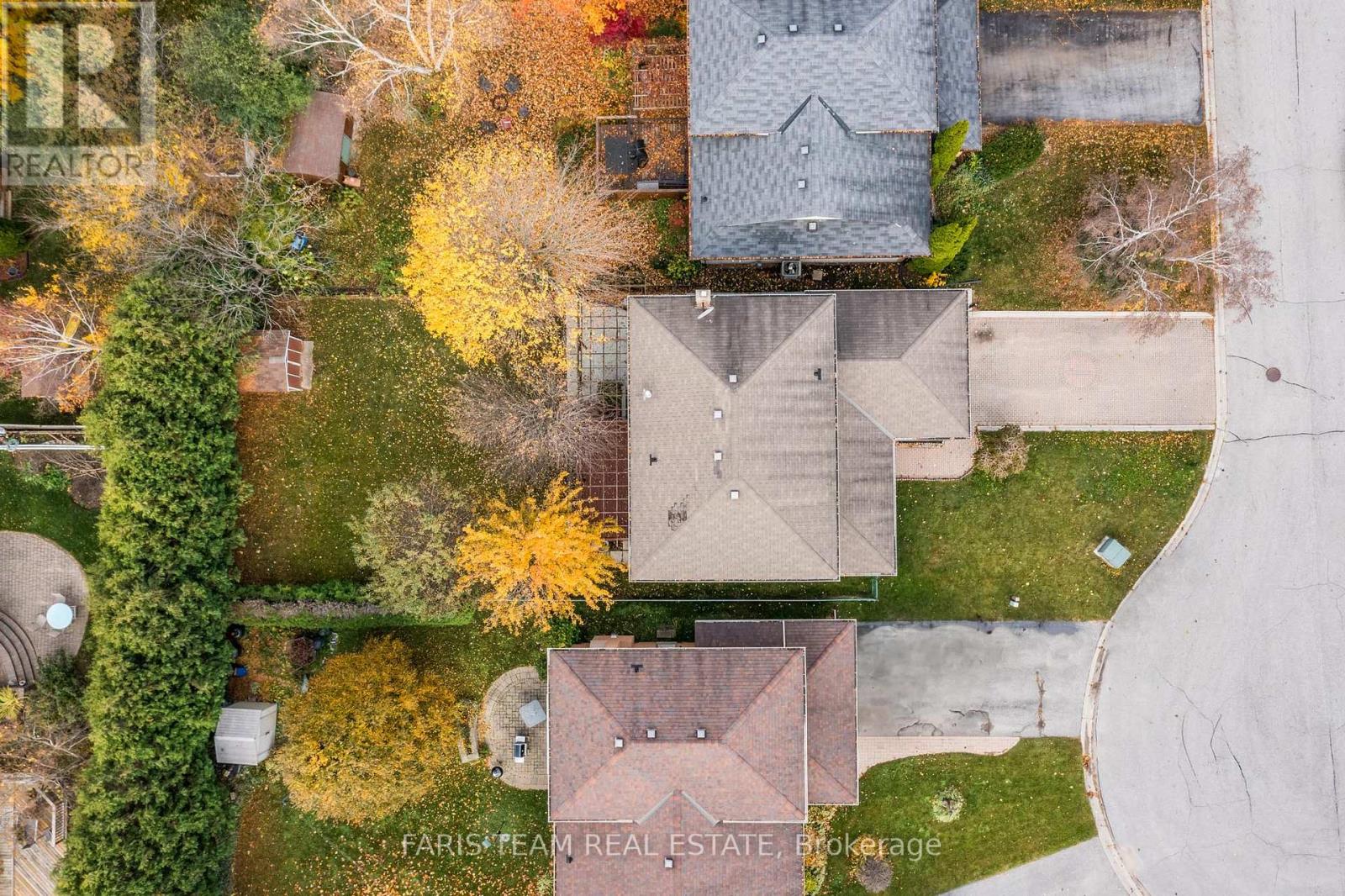 17 CARMICHAEL CRT