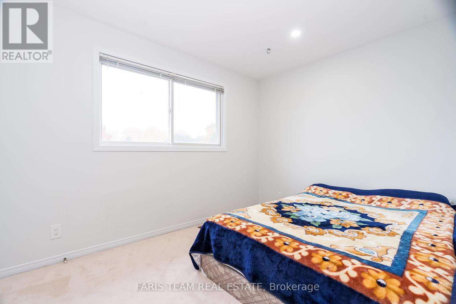 17 CARMICHAEL CRT