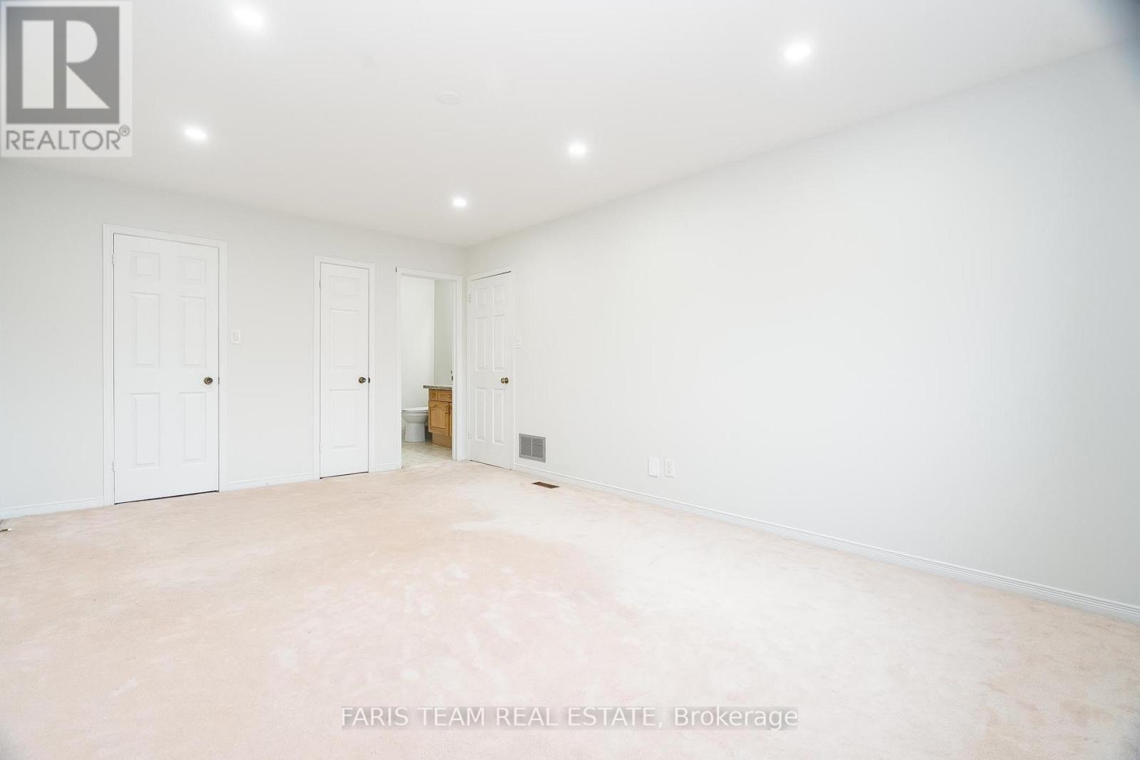 17 CARMICHAEL CRT
