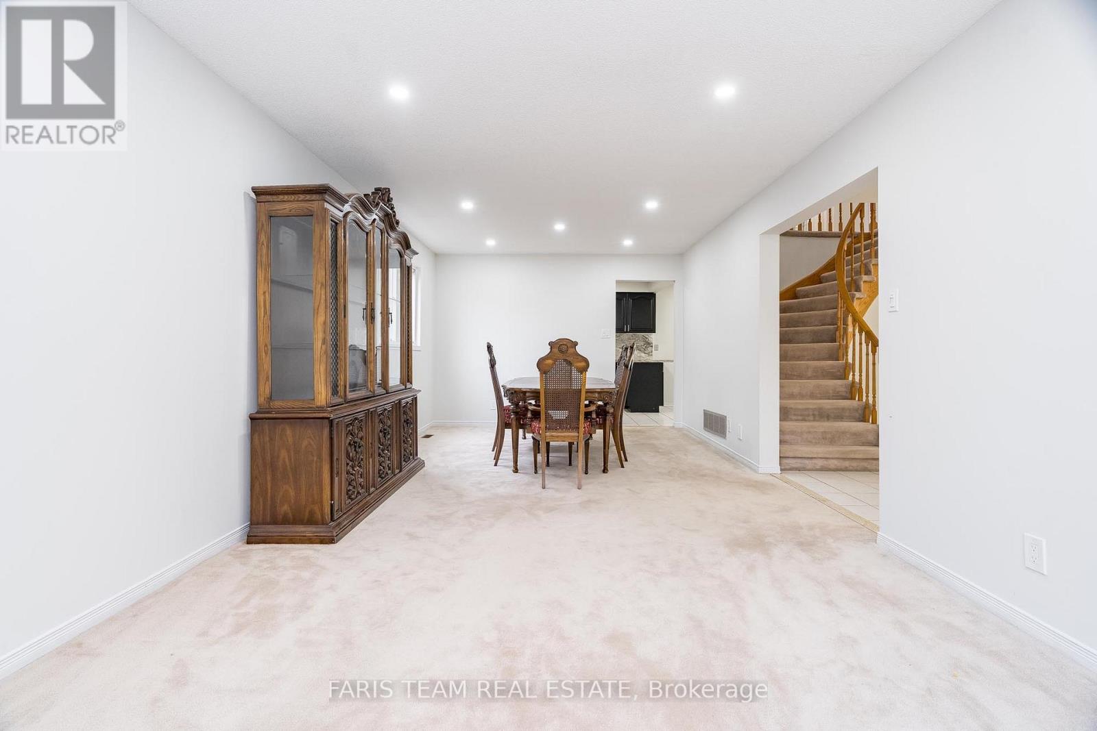 17 CARMICHAEL CRT