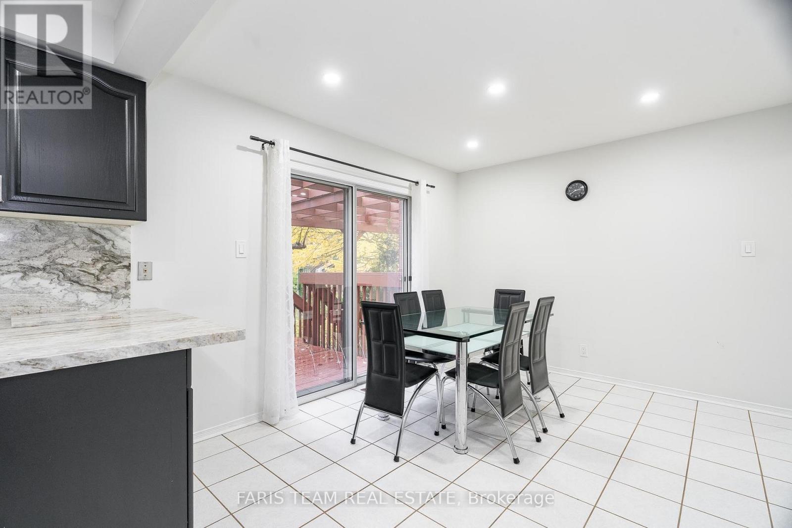 17 CARMICHAEL CRT