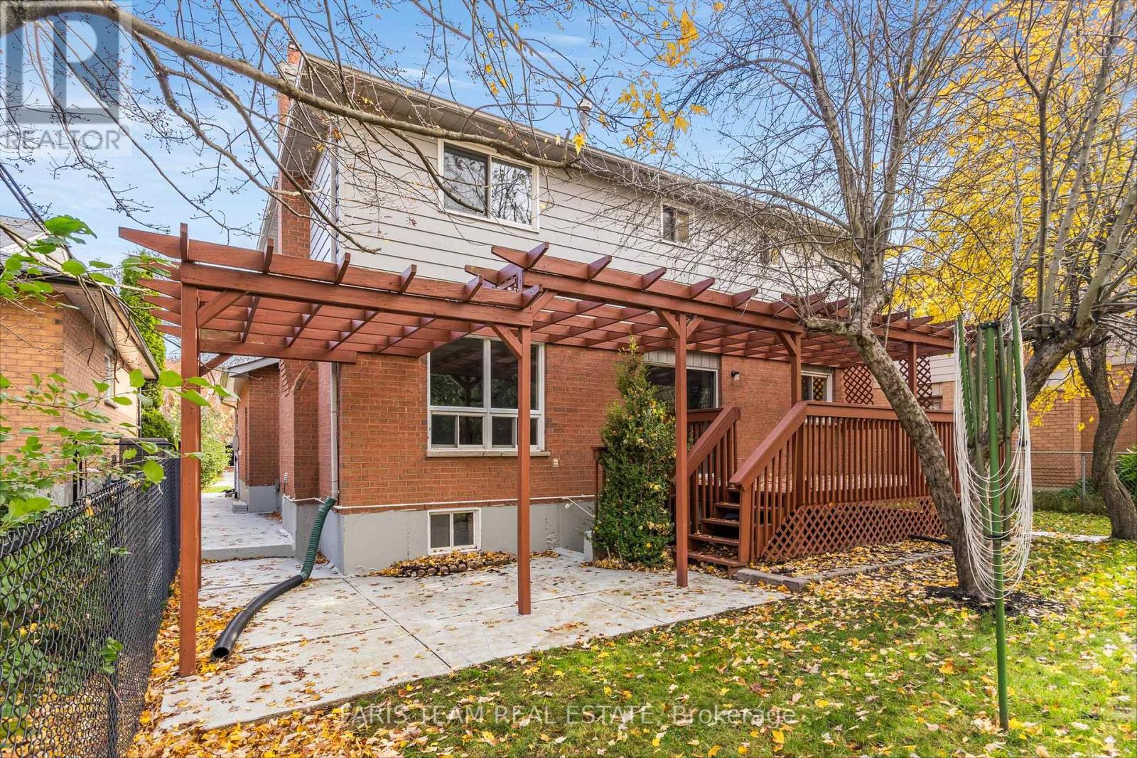 17 CARMICHAEL CRT