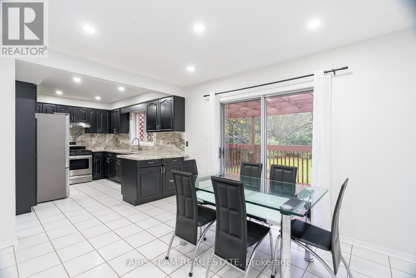 17 CARMICHAEL CRT
