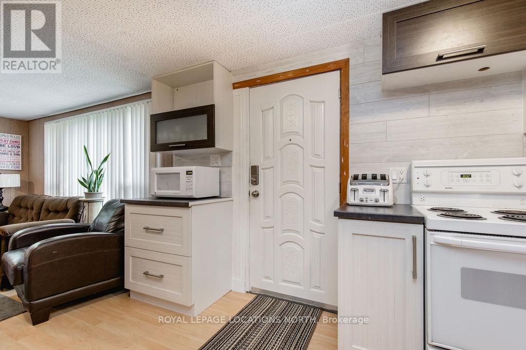 38 LAIDLAW ST