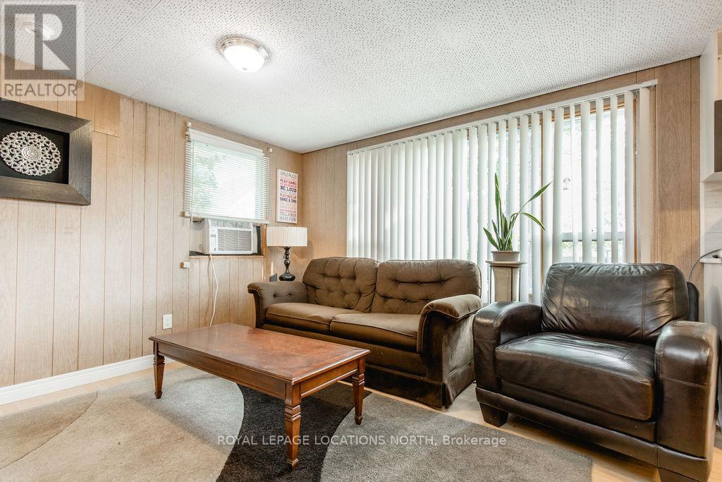 38 LAIDLAW ST