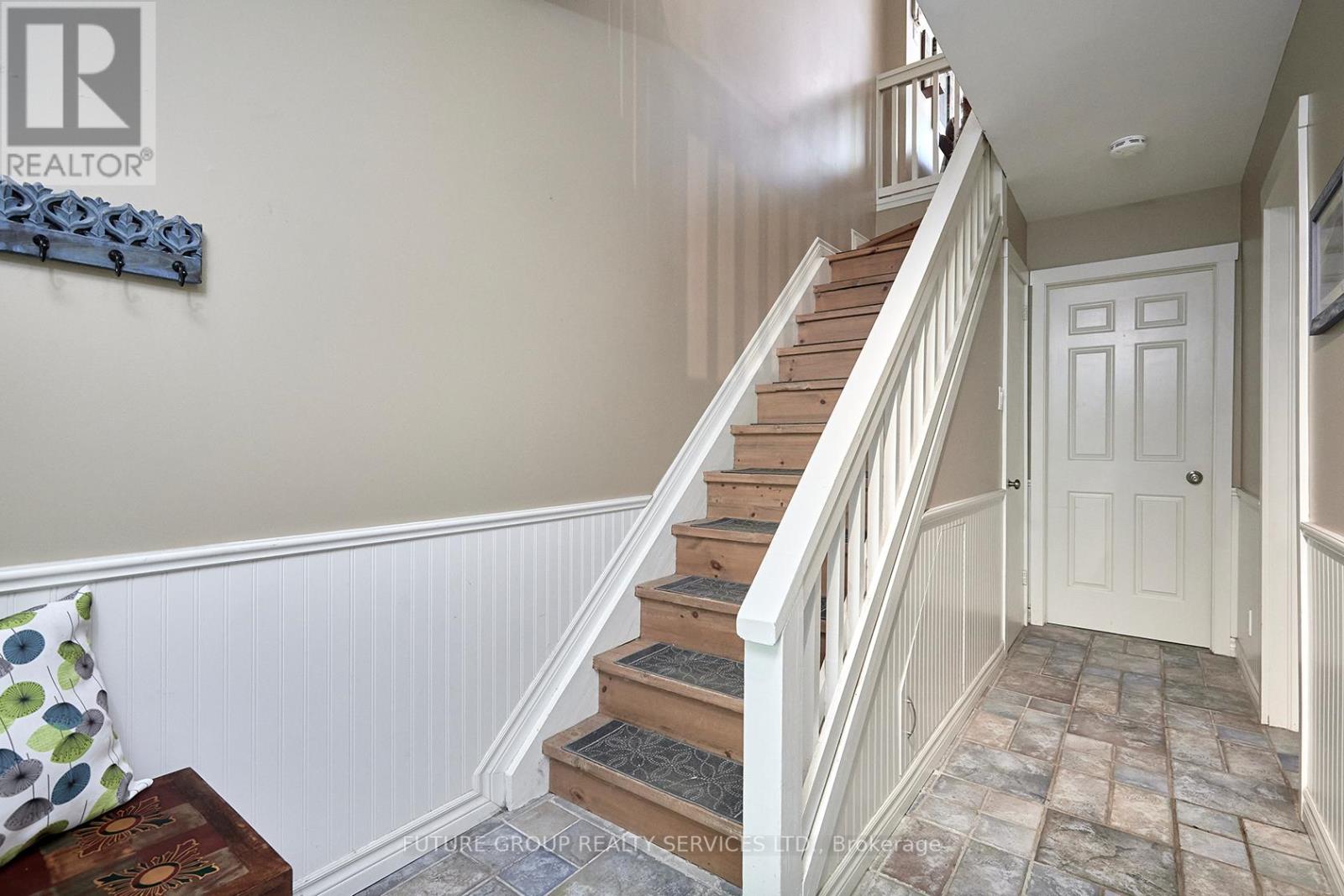#330 -5 DAWSON DR, #330