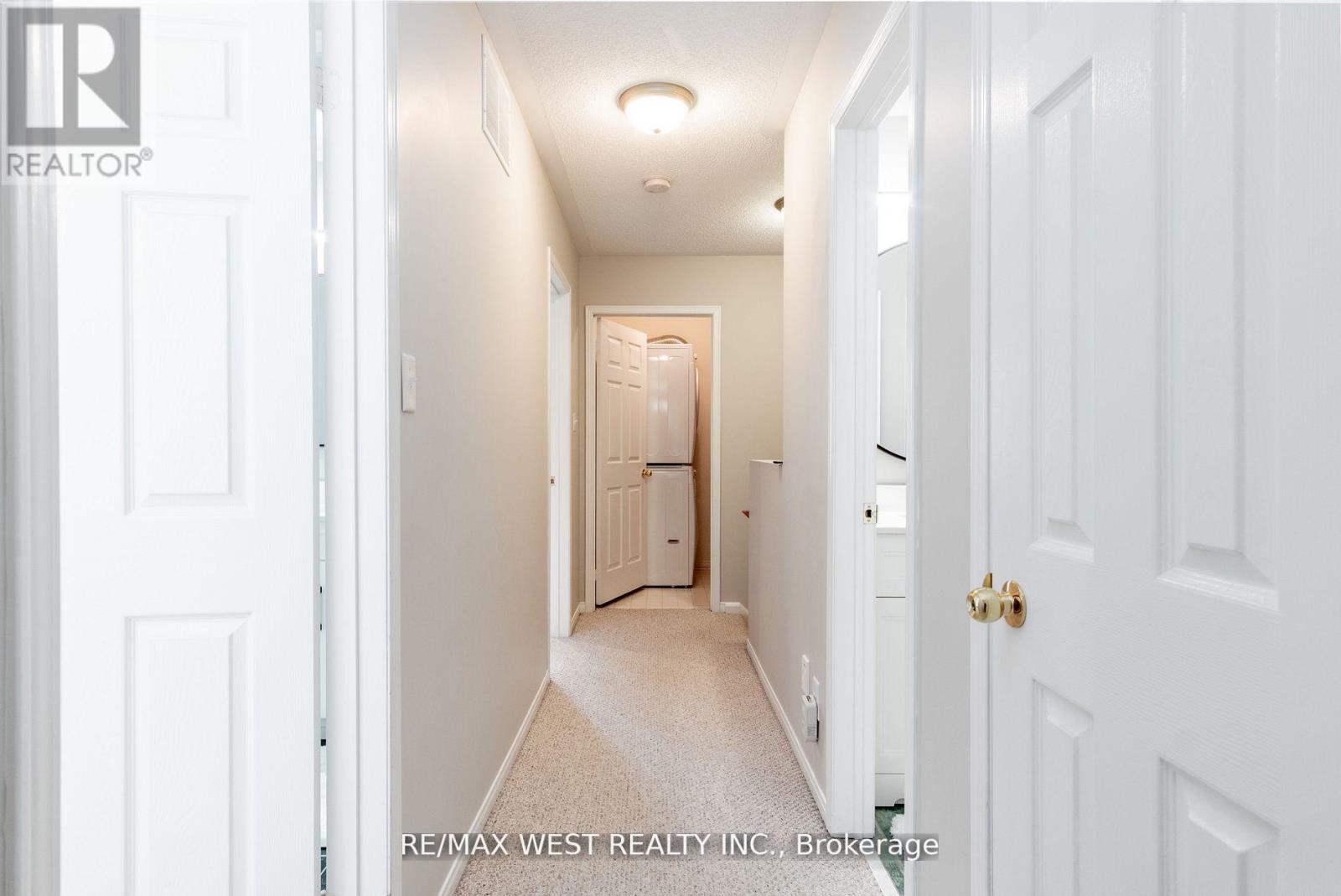 29 SUNDIAL CRT