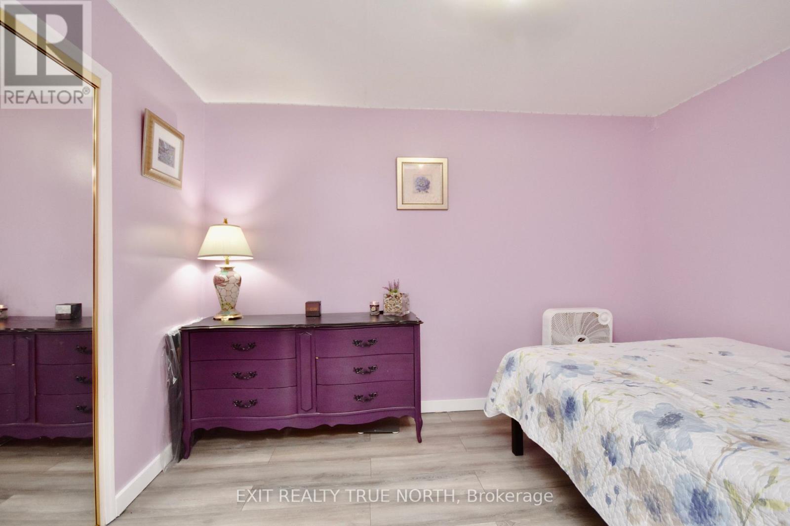 122 ELGIN ST
