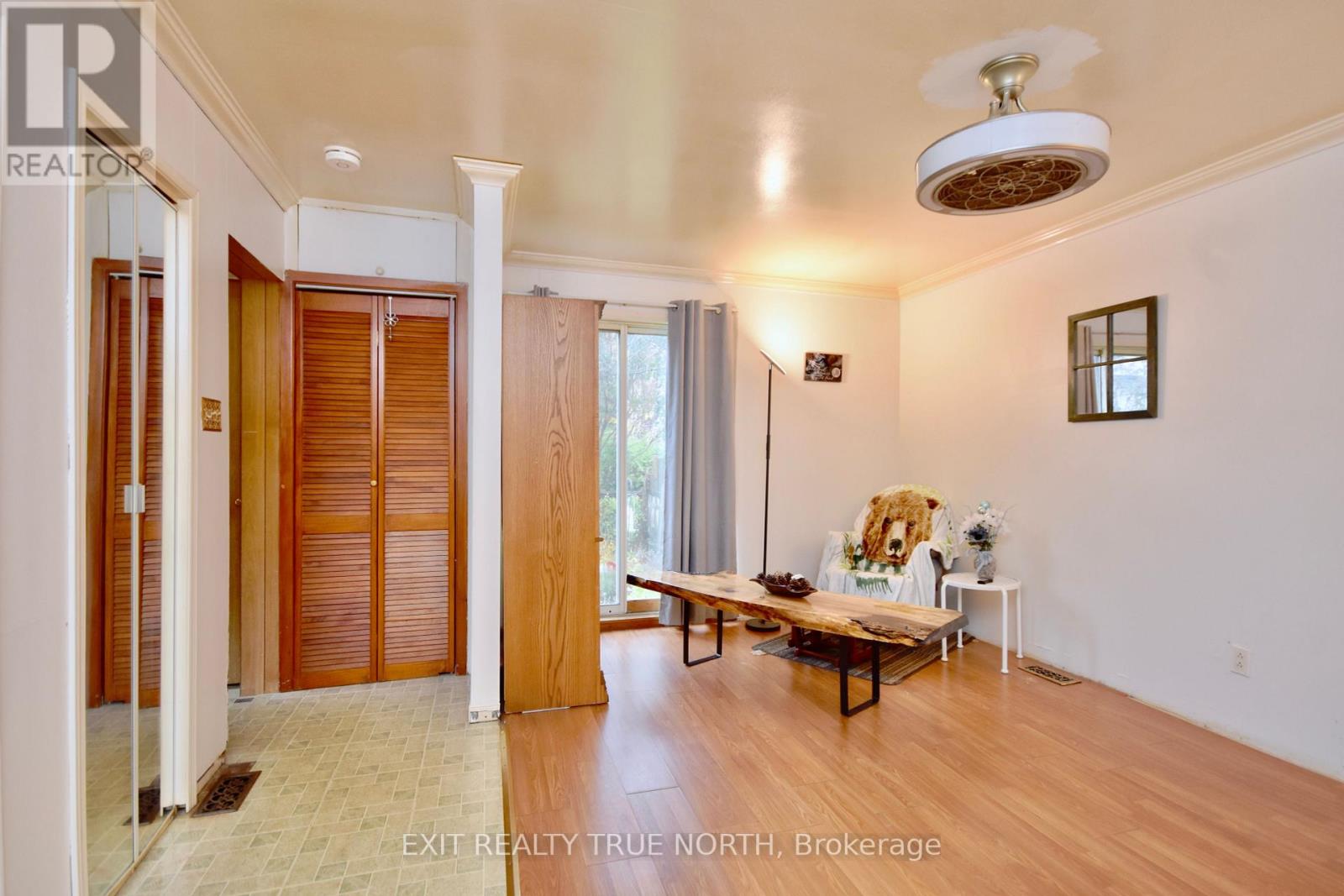 122 ELGIN ST
