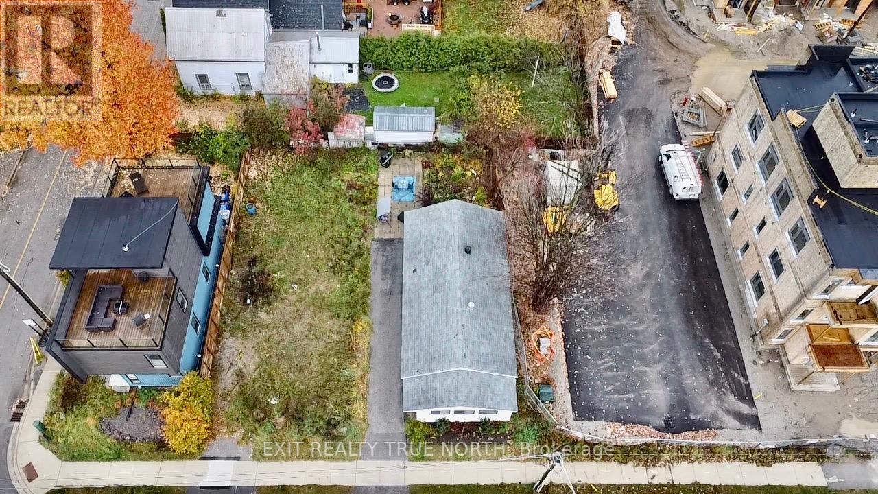 122 ELGIN ST