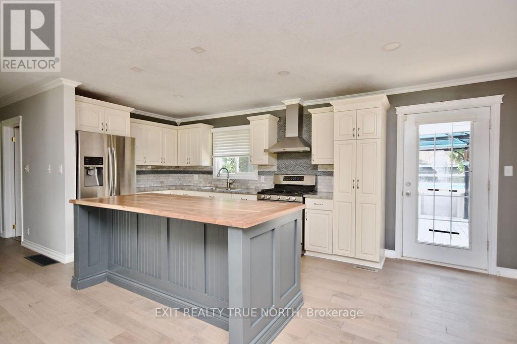 12 HURON ST