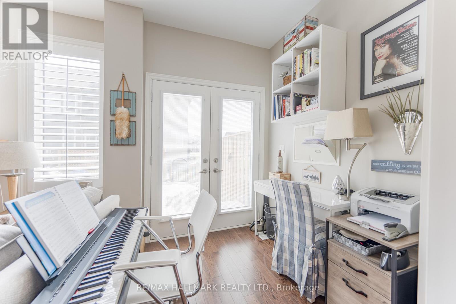 44 GREAVES AVE