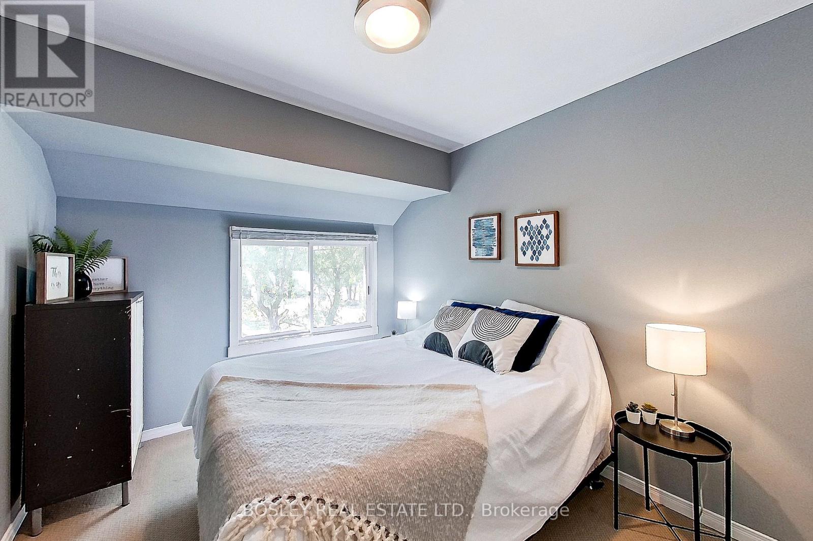 124 ESCARPMENT CRES